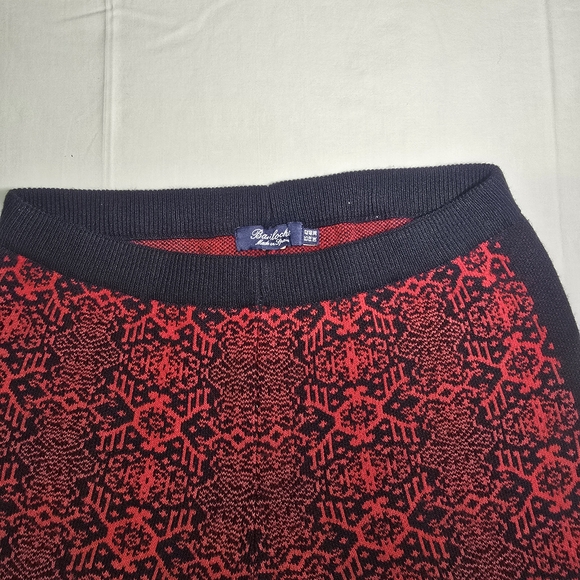 Red Patterned Wide-Leg Pants - Picture 4 of 6